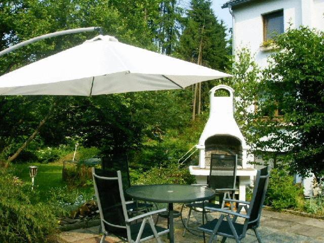 Waldpension Zum Felsenkeller Lichtenfels-Sachsenberg Esterno foto